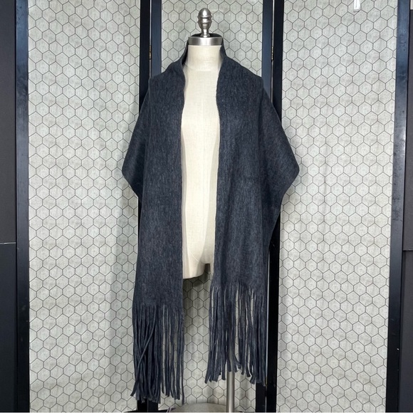 Lucky Brand Fringe Scarf - Picture 4 of 7